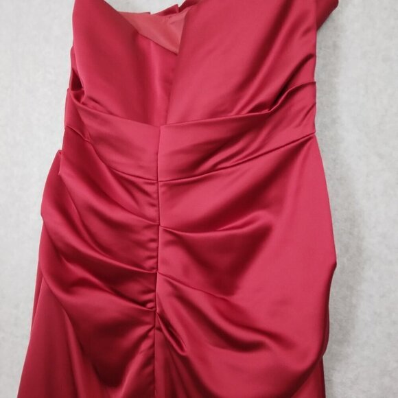David's Bridal | Apple Red Stretch Satin Dress Crumb Catcher Detail | Size 10 - Picture 6 of 10